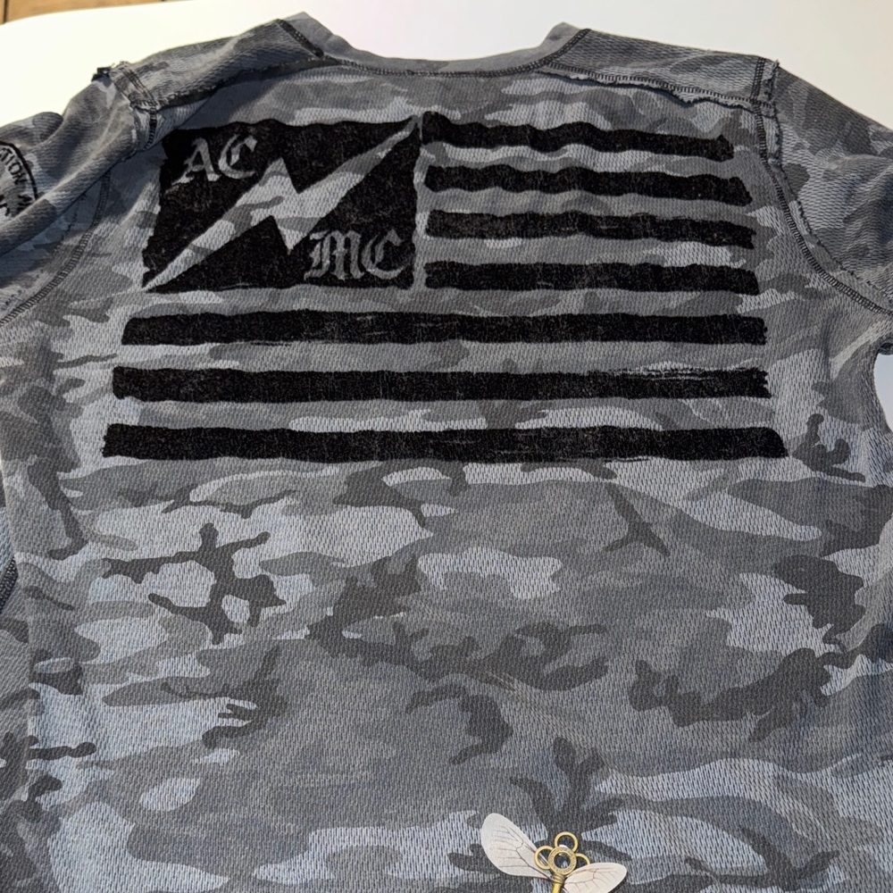 Affliction Men's Black and Gray Camo‎ Long Sleeve Reversible Shirt - Picture 2 of 12